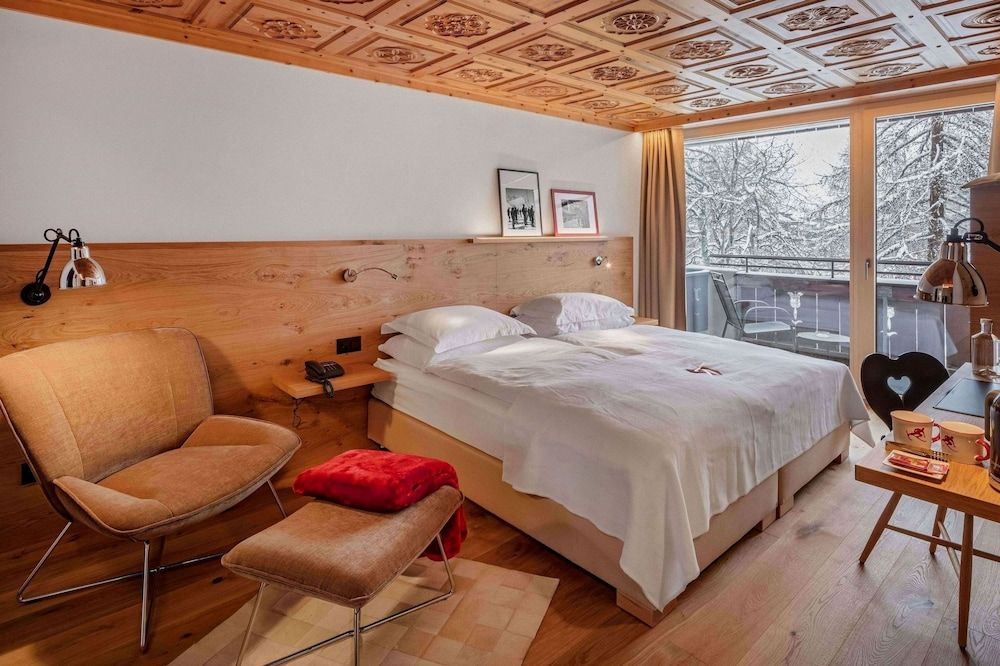 Swiss Alpine Hotel Allalin - Room