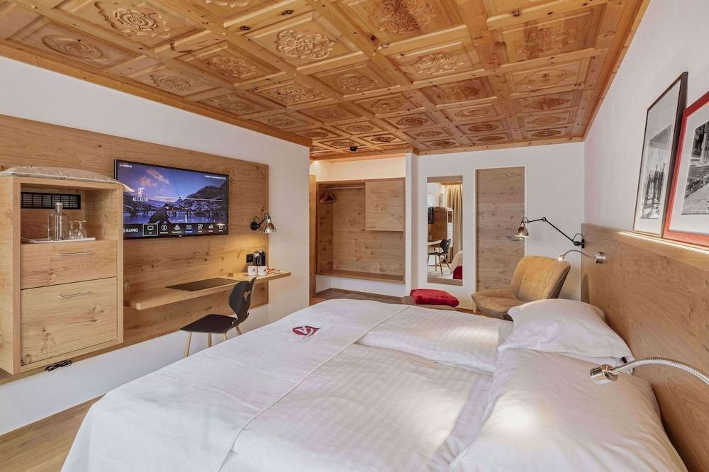 Swiss Alpine Hotel Allalin photo
