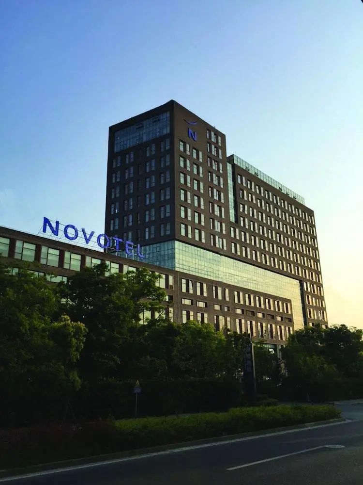 Novotel Shanghai Clover - Front of property - 2