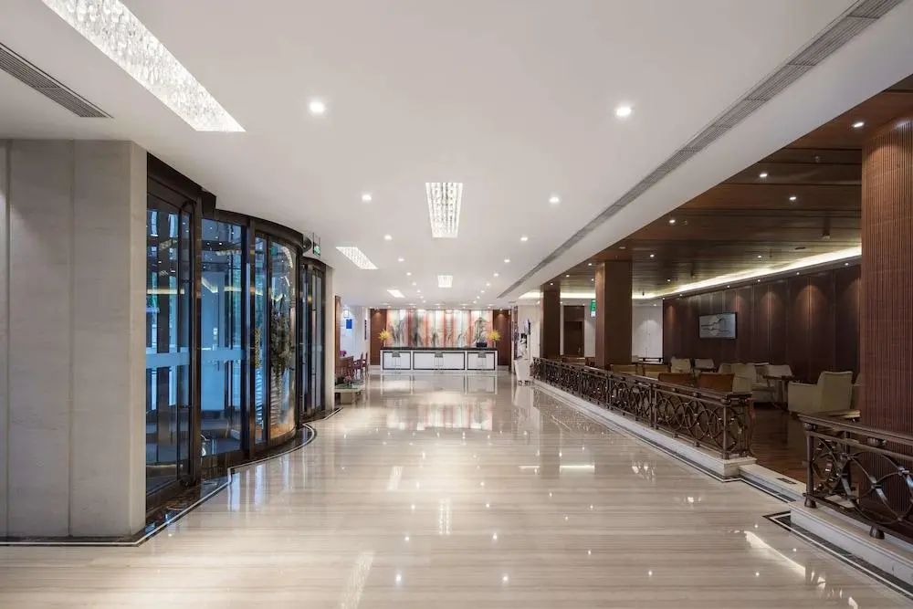 Ramada by Wyndham Beijing Airport - Lobby