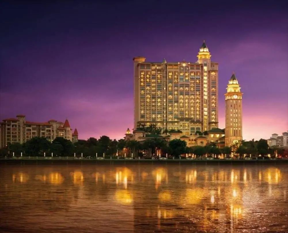 广州星河湾酒店 - Front of property - evening night - 2