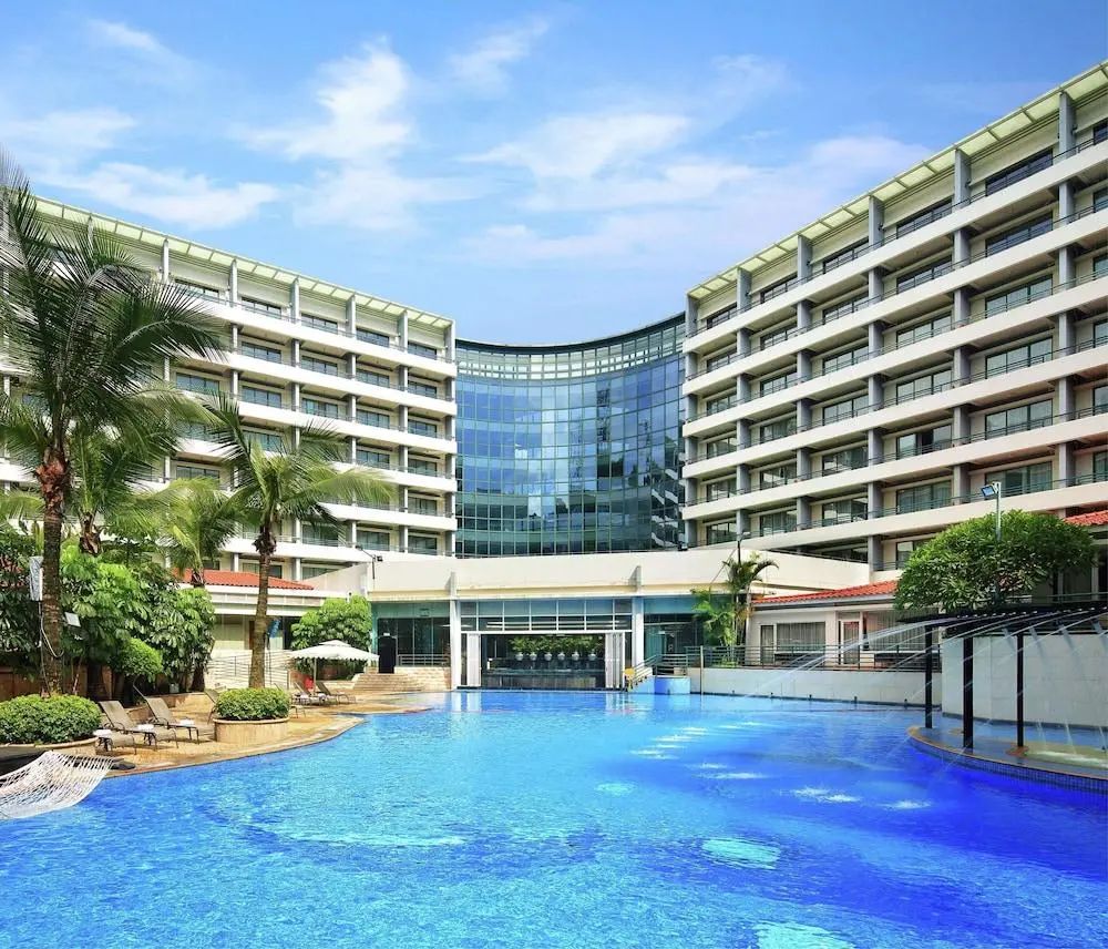 Hilton Guangzhou Science City - Pool - 2