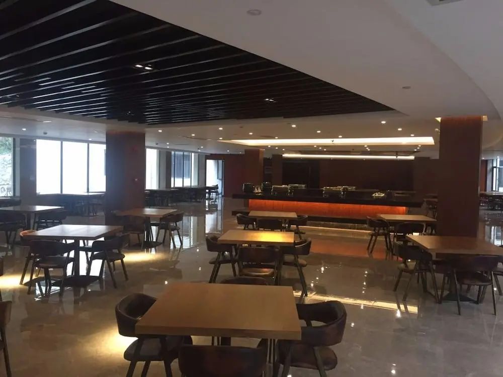 Shennongjia Jinghe Hotel - Dining - 4