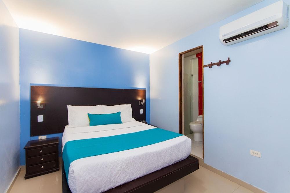 Hotel Azuan Suites By Geh Suites photo