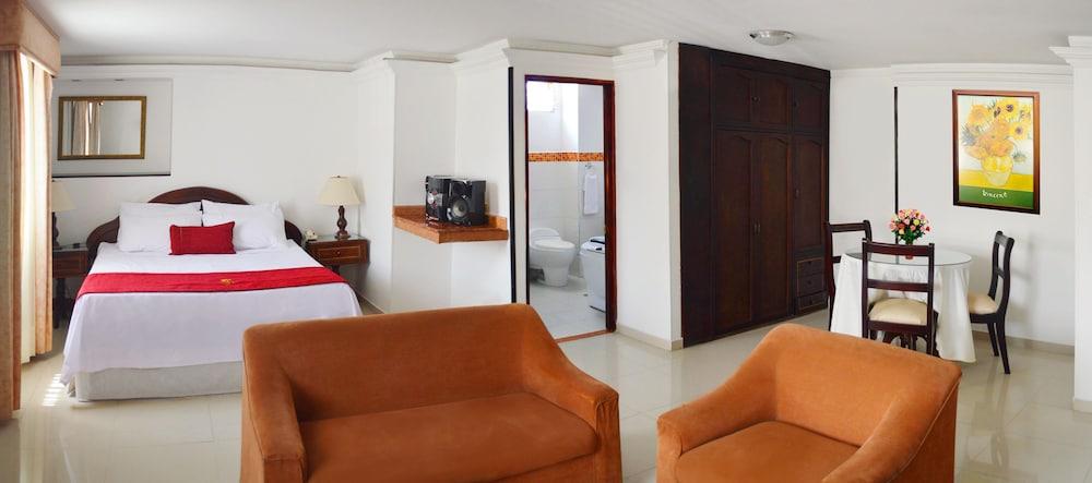 Hotel Plaza Versalles photo