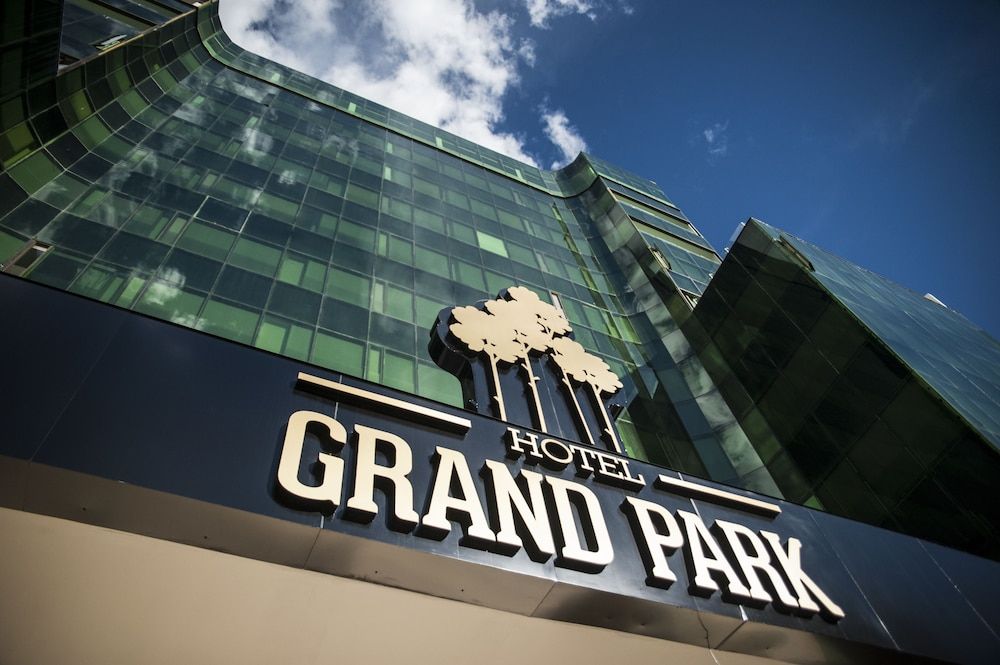 Hotel Grand Park - Porch