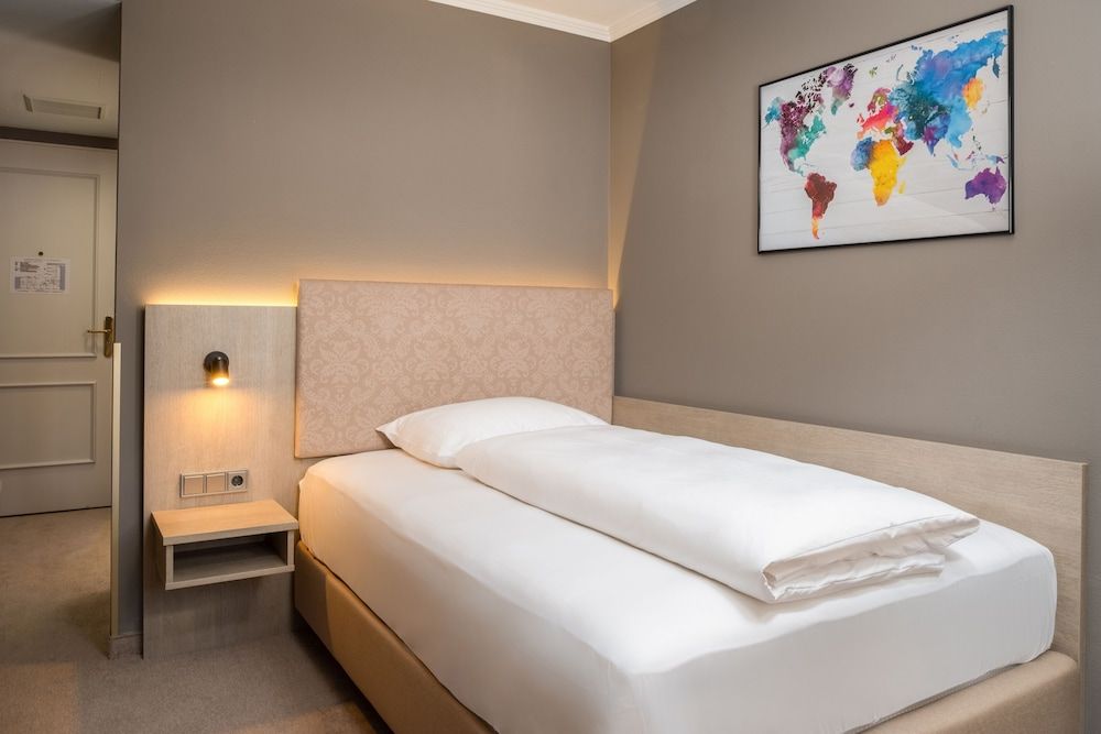 AWA Hotel - Room - 2