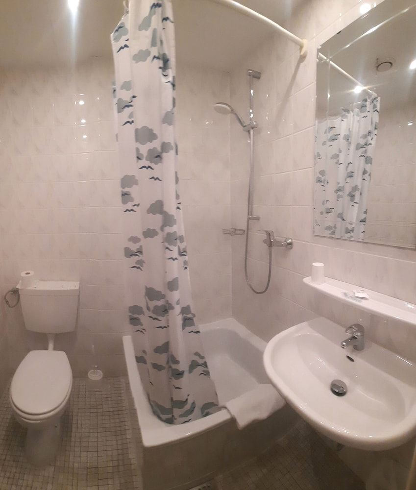 Central-Hotel Tegel - Bathroom - 1