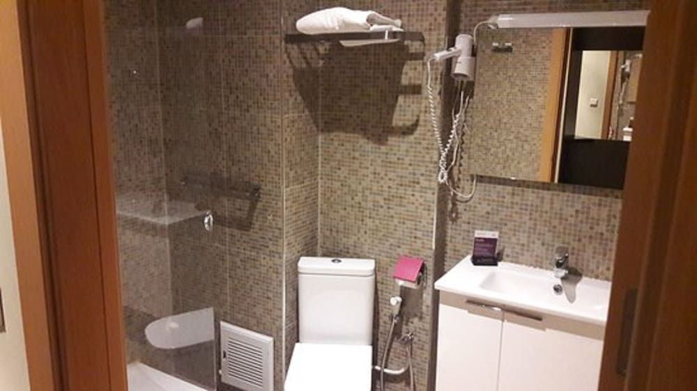 Jardy Hôtel & Suites - Bathroom - 2