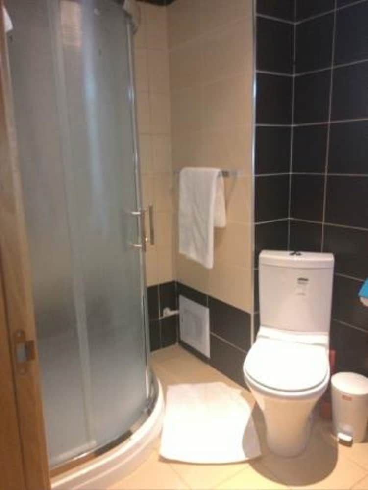 Jardy Hôtel & Suites - Bathroom - 3