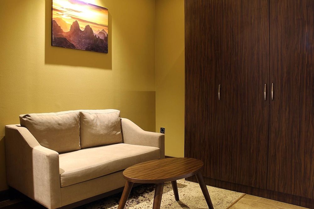 LB Suites Hotel - Room - 3