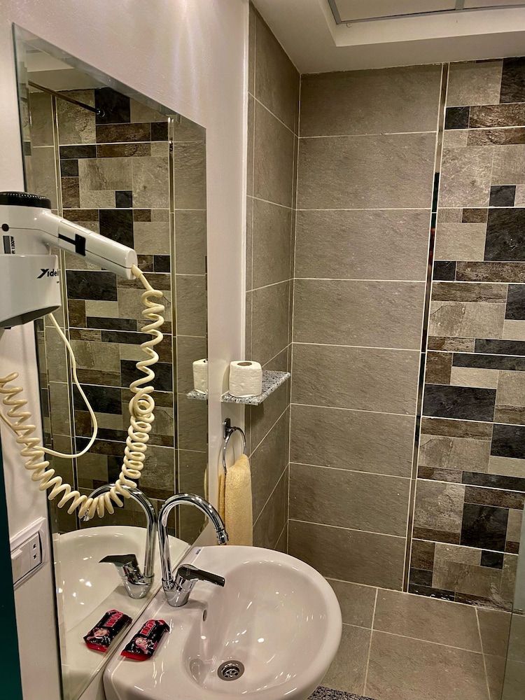 Zak Inn - Bathroom
