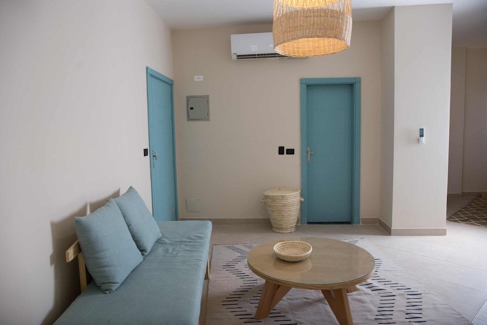 Redcon Suites - Room - 1