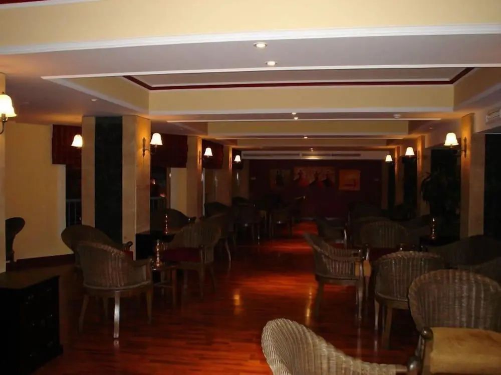 Sea Garden Hotel - Lounge - 2