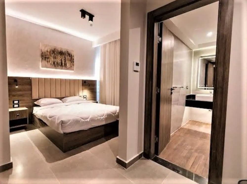 TK Suites - Room - 1
