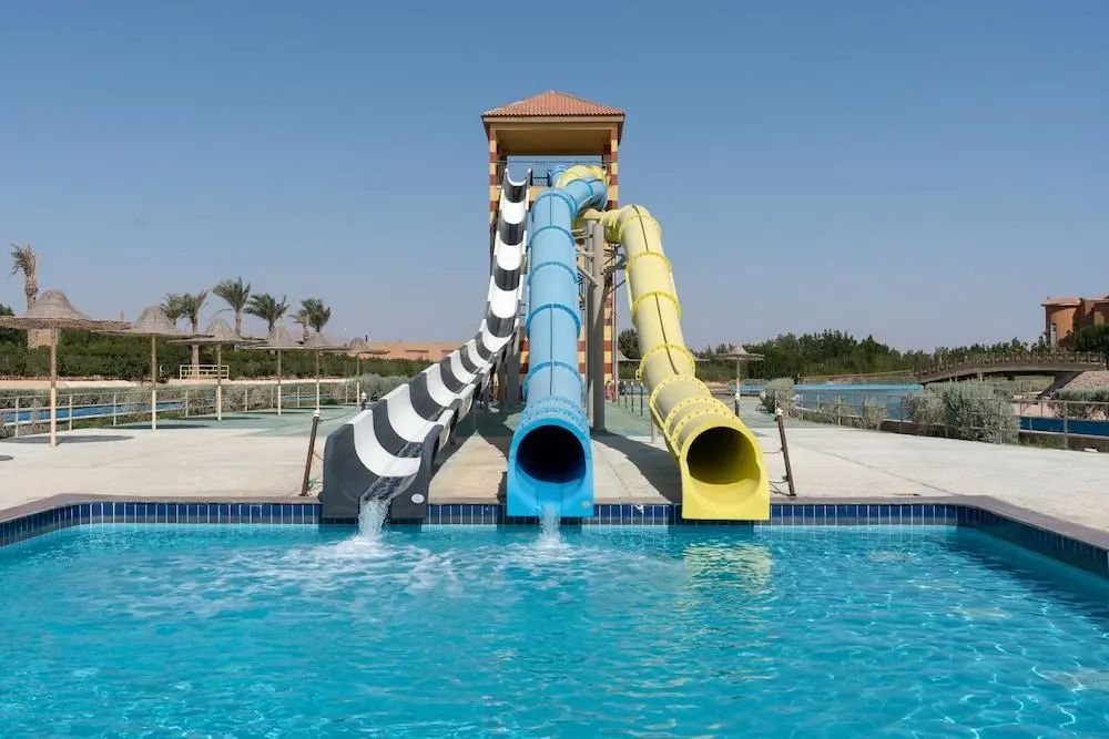 Parrotel Lagoon Waterpark Resort - Waterslide - 1
