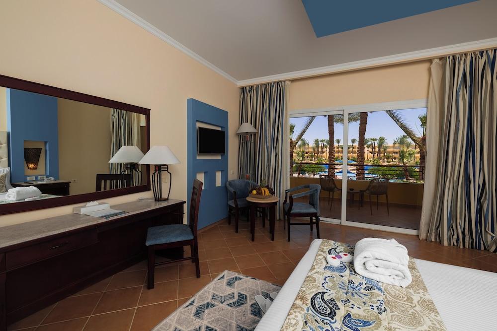 Amwaj Oyoun Resort & Casino photo