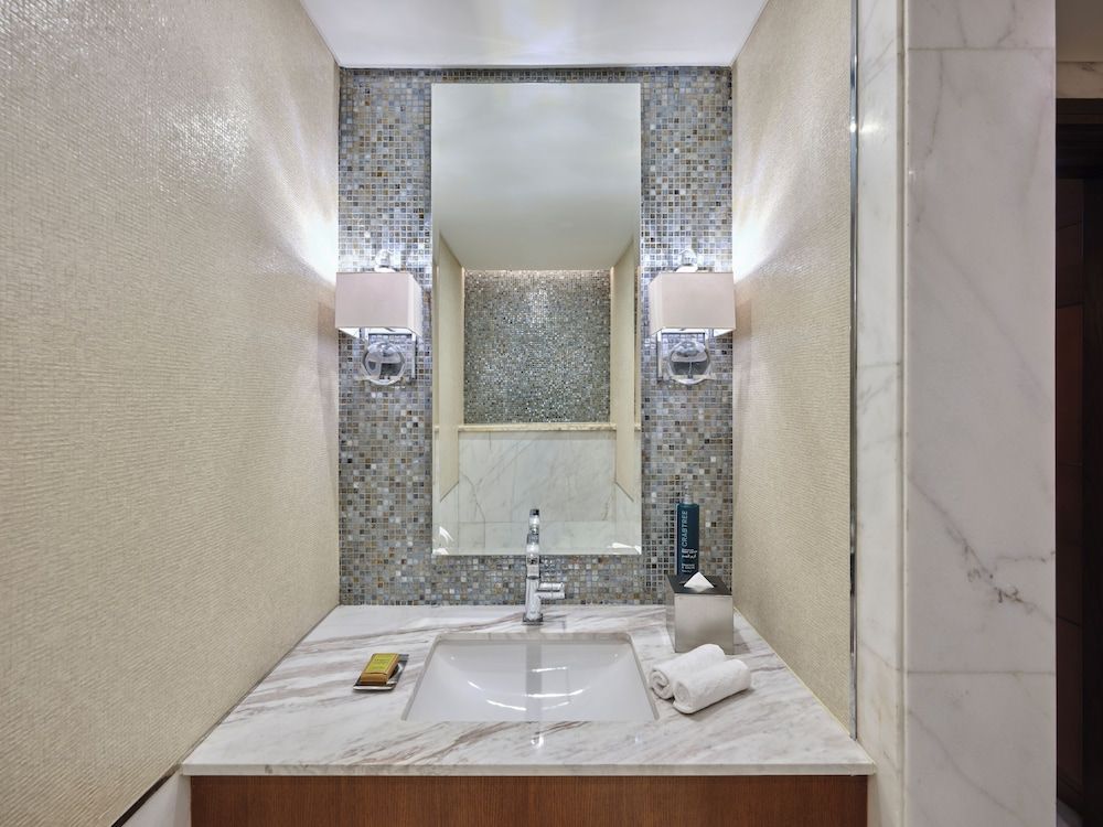 Hilton Cairo Nile Maadi - Bathroom - 2