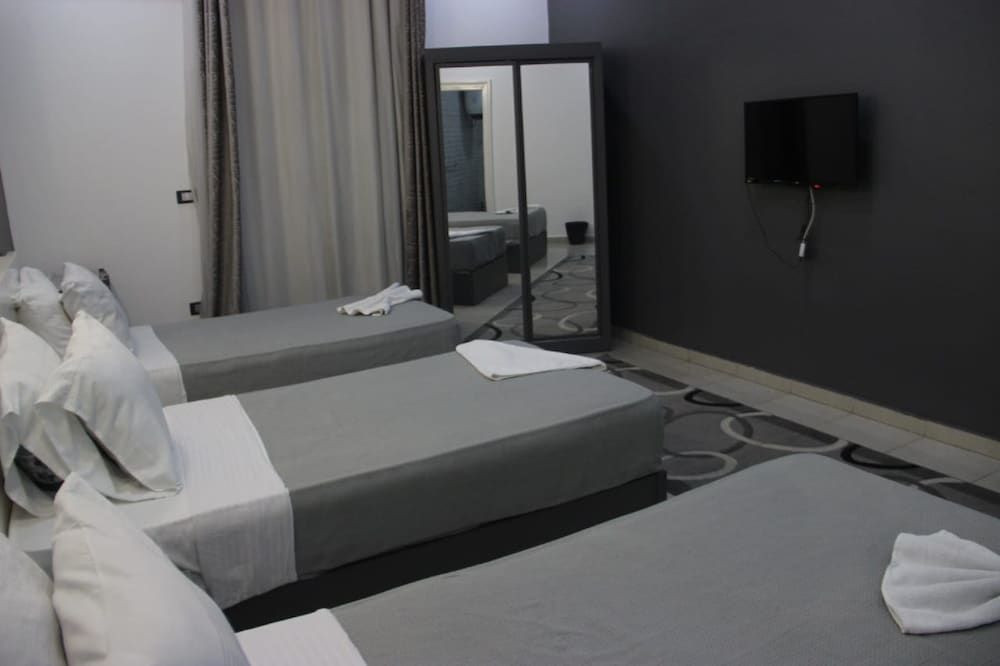 Azar Boutique Hotel - Room - 1