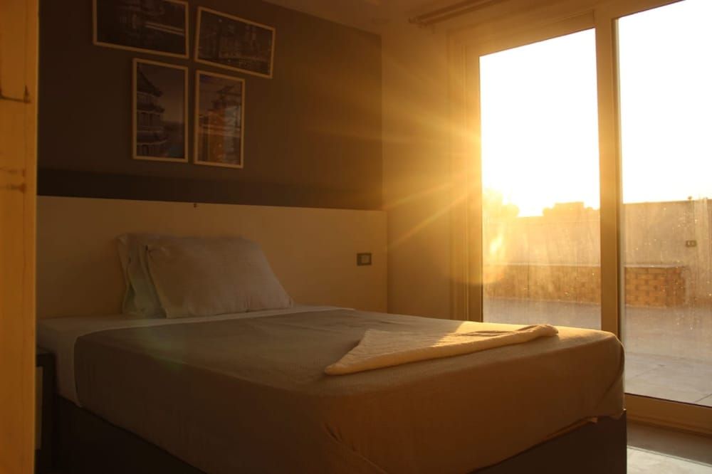 Azar Boutique Hotel - Room - 2