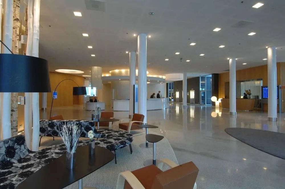 Hilton Helsinki Airport - Reception - 1