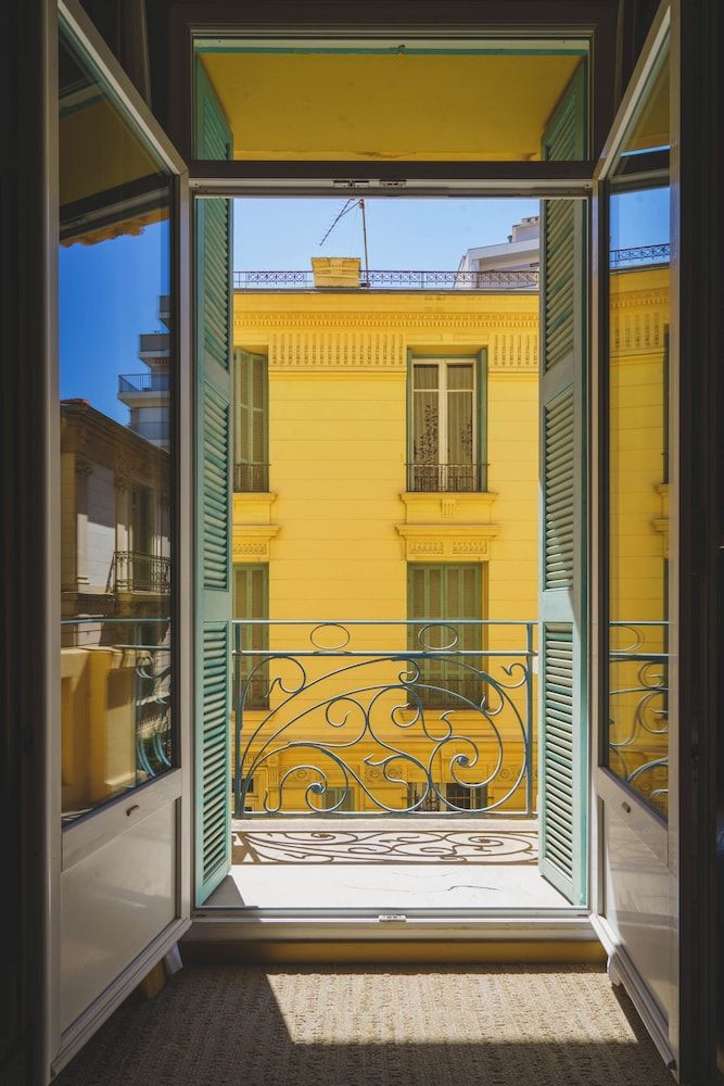 Gounod Hotel - Exterior - 2