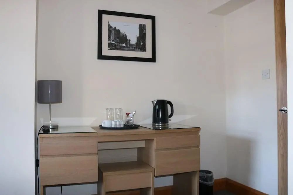 Lower Turks Head - Room - 2