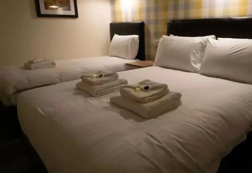 The Aston Inn - Room