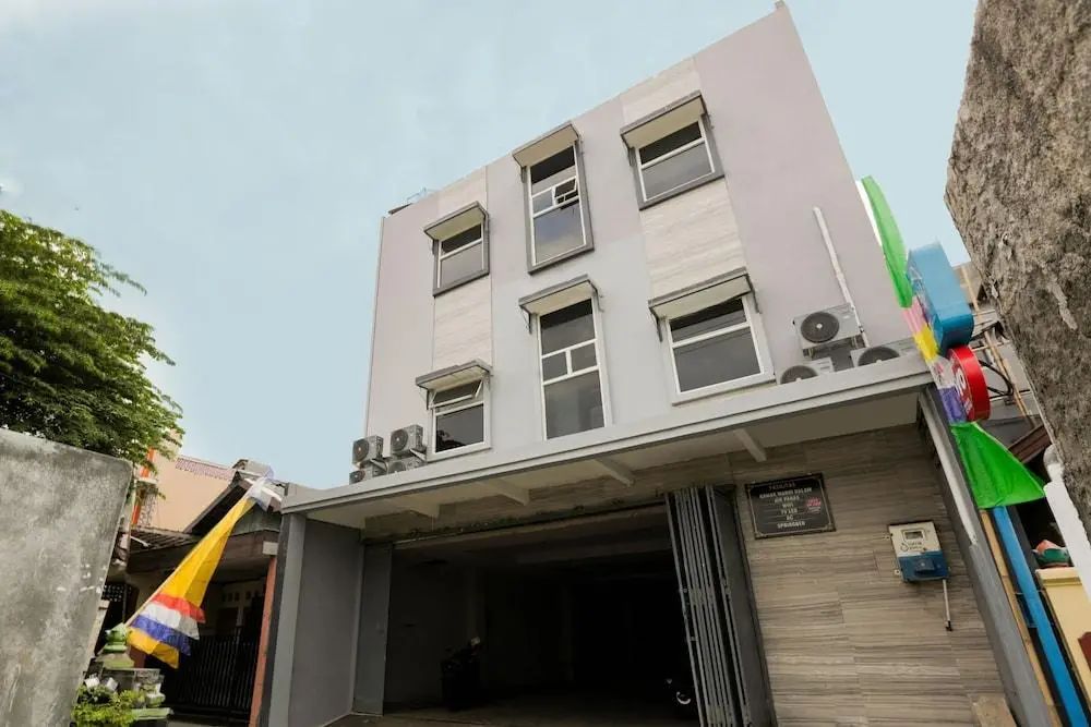 Hotel O Tamansari Guest House - Front of property - 3