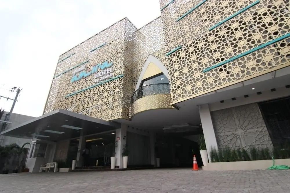 Grand Amira Hotel - Front of property - 4