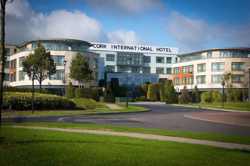 Cork International Hotel - Front of property - 2