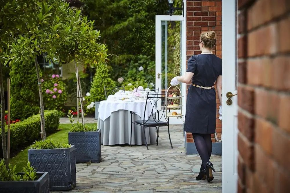 Hayfield Manor - Outdoor dining - 2