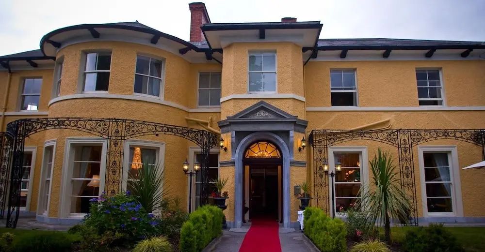Cork’s Vienna Woods Hotel and Villas - Front of property - 2