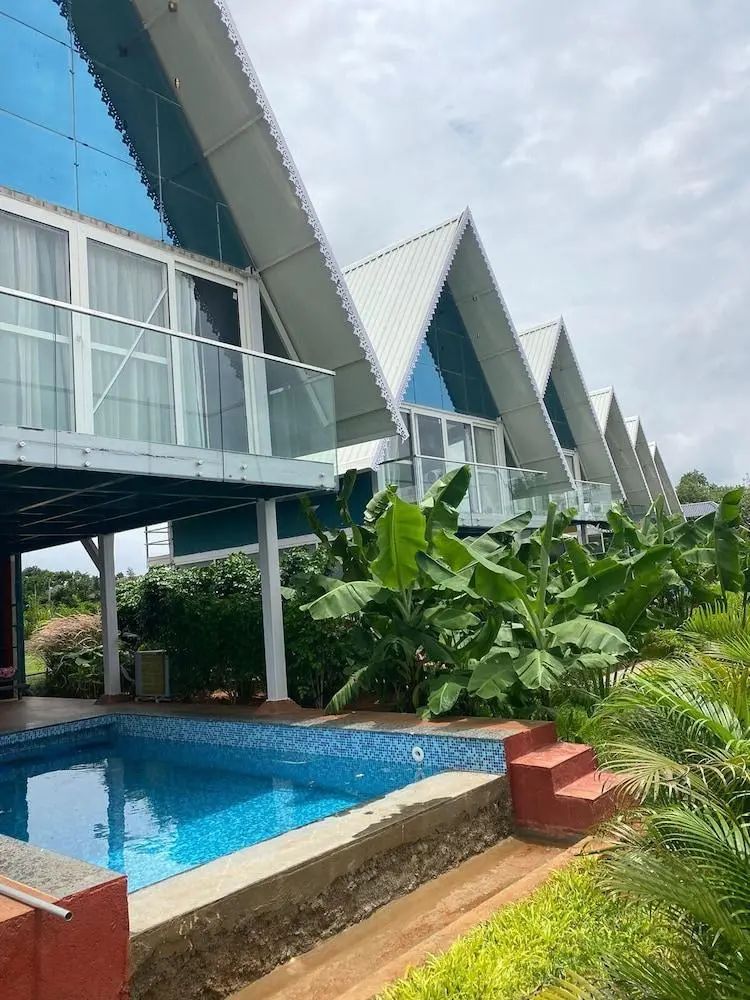 Sakhi Lakeview Resort - Front of property - 4