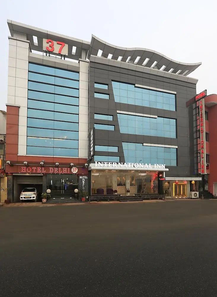 Hotel International Inn - Front of property - 2