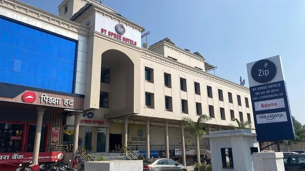 Zip By Spree Hotels Shirdi - Front of property - 4