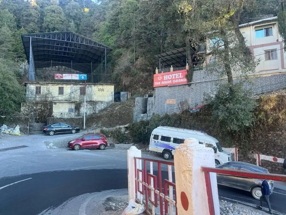 Hotel The Amar Grand - City view - 4