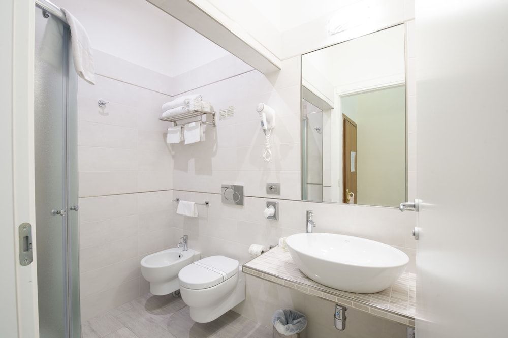 Hotel Cosimo De' Medici - Bathroom - 1