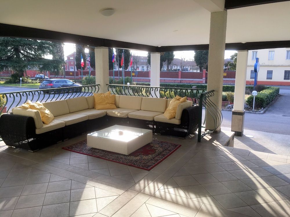 國際飯店 - Porch