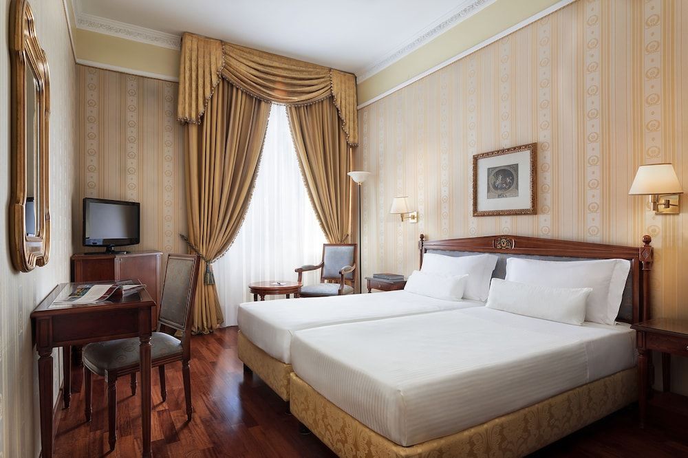 Sina De la Ville - Room - 2