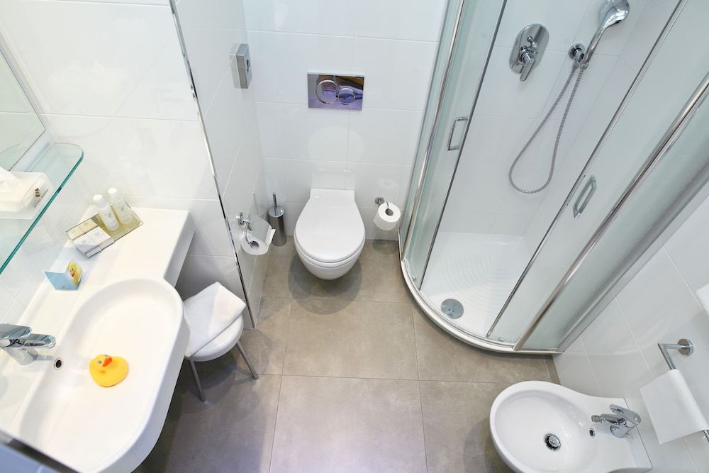 Hotel Berna - Bathroom - 1
