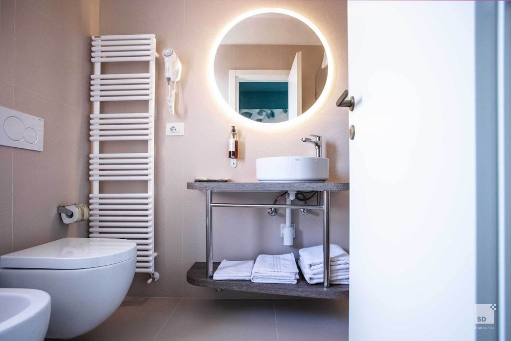 Hotel Regina Elena 57 & Oro Bianco Spa - Bathroom - 2