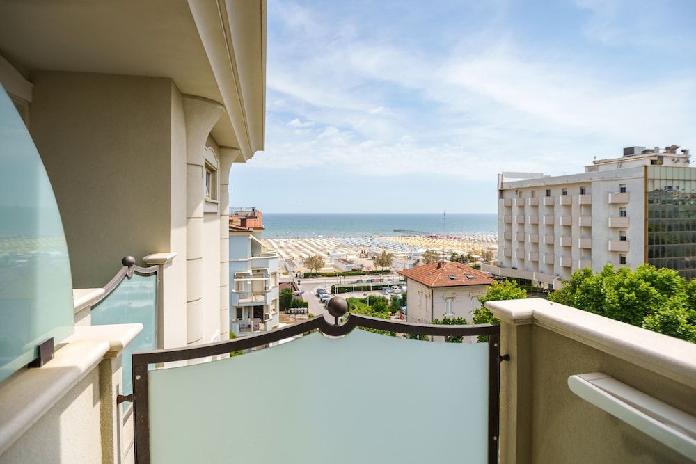 Hotel Rex - Terrace/patio - 2