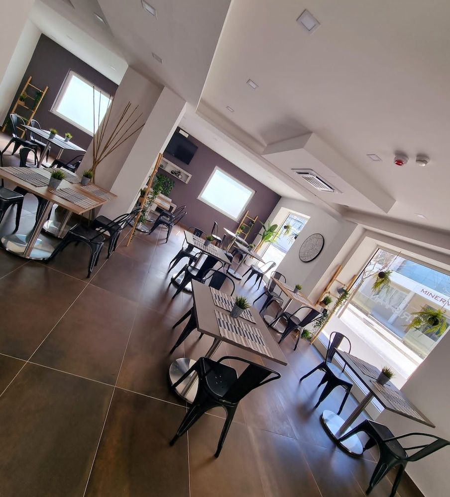 HOTEL CRISVAN - Primary image