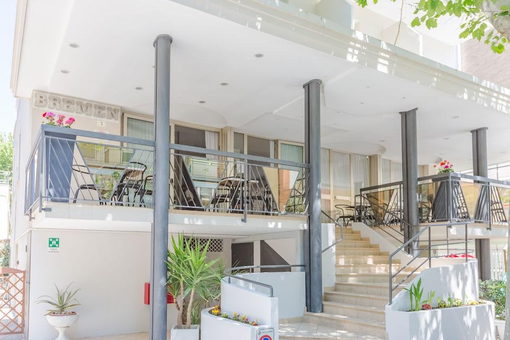40255846