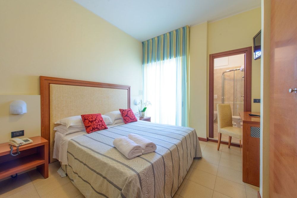 Hotel Zeus - Room - 2