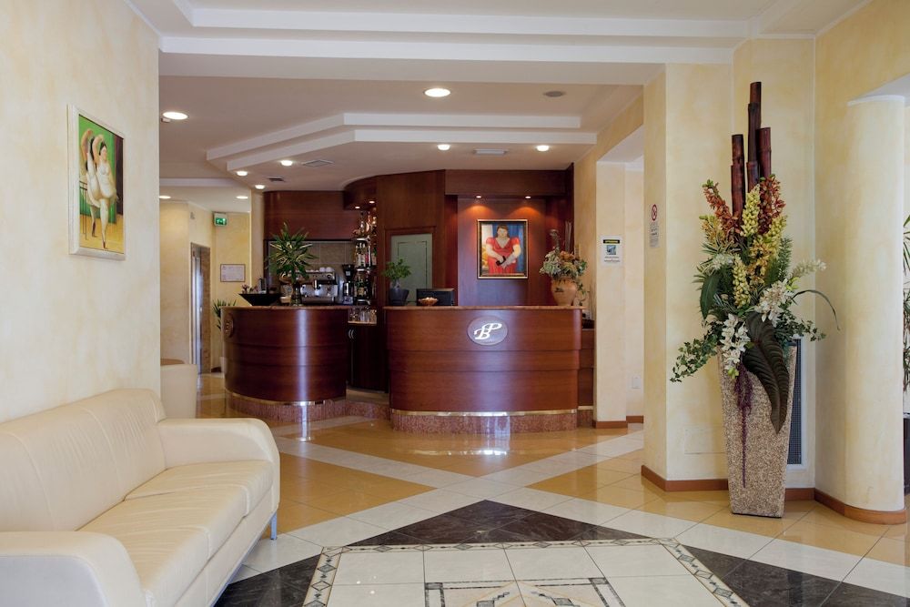 Hotel Palm Beach - Interior entrance - 2