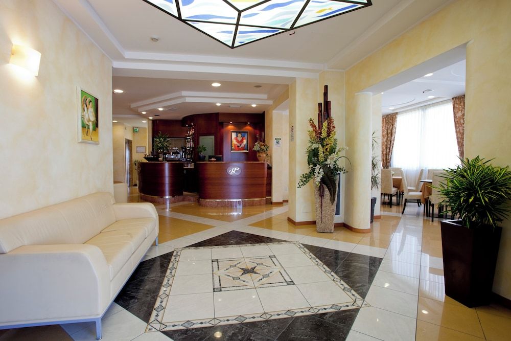 Hotel Palm Beach - Interior entrance