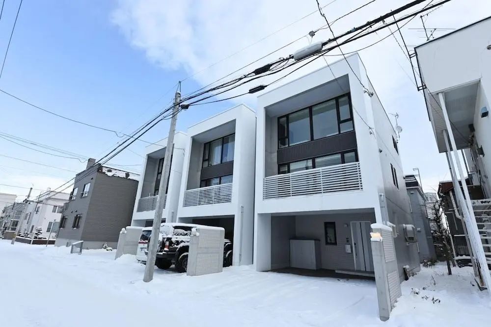 S12 HOTEL - Primary image