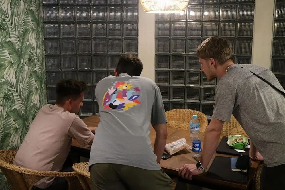 新宿王牌旅店 - Living area - 2